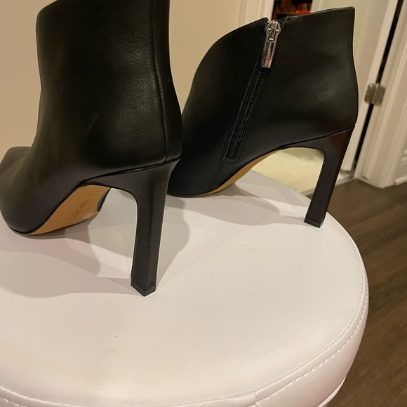 Vince Camuto 3 inch ankle boots - never worn! - Picture 2 of 2
